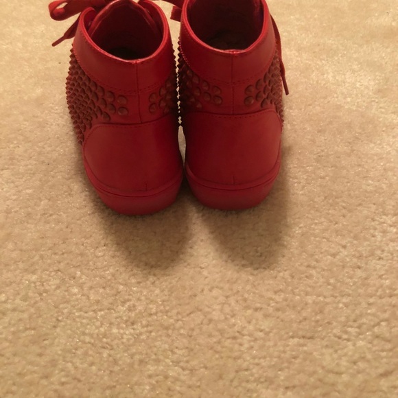 Women’s Steve Madden Sneakers - Picture 2 of 4